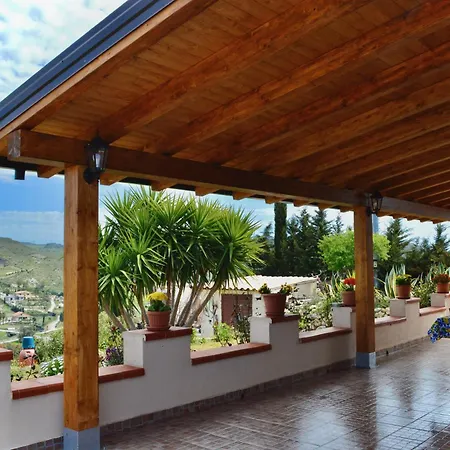 Chiara Holiday home Montallegro